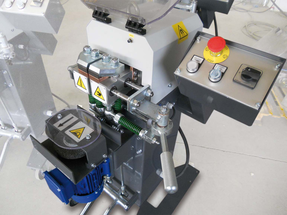 Butt Welding Machine With Manual Clamping