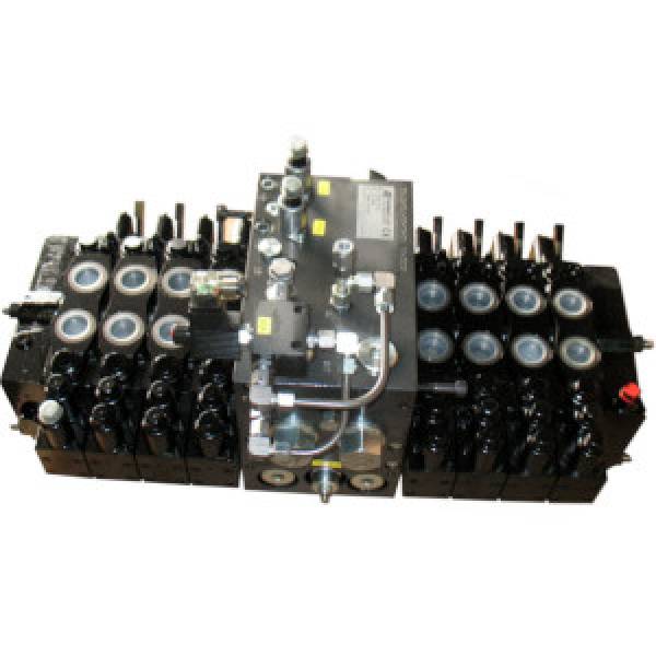 Directional control manifold for railway application
